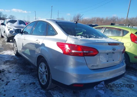 2017 Ford Focus Se z USA, uszkodzony, nr VIN 1FADP3F22HL323859